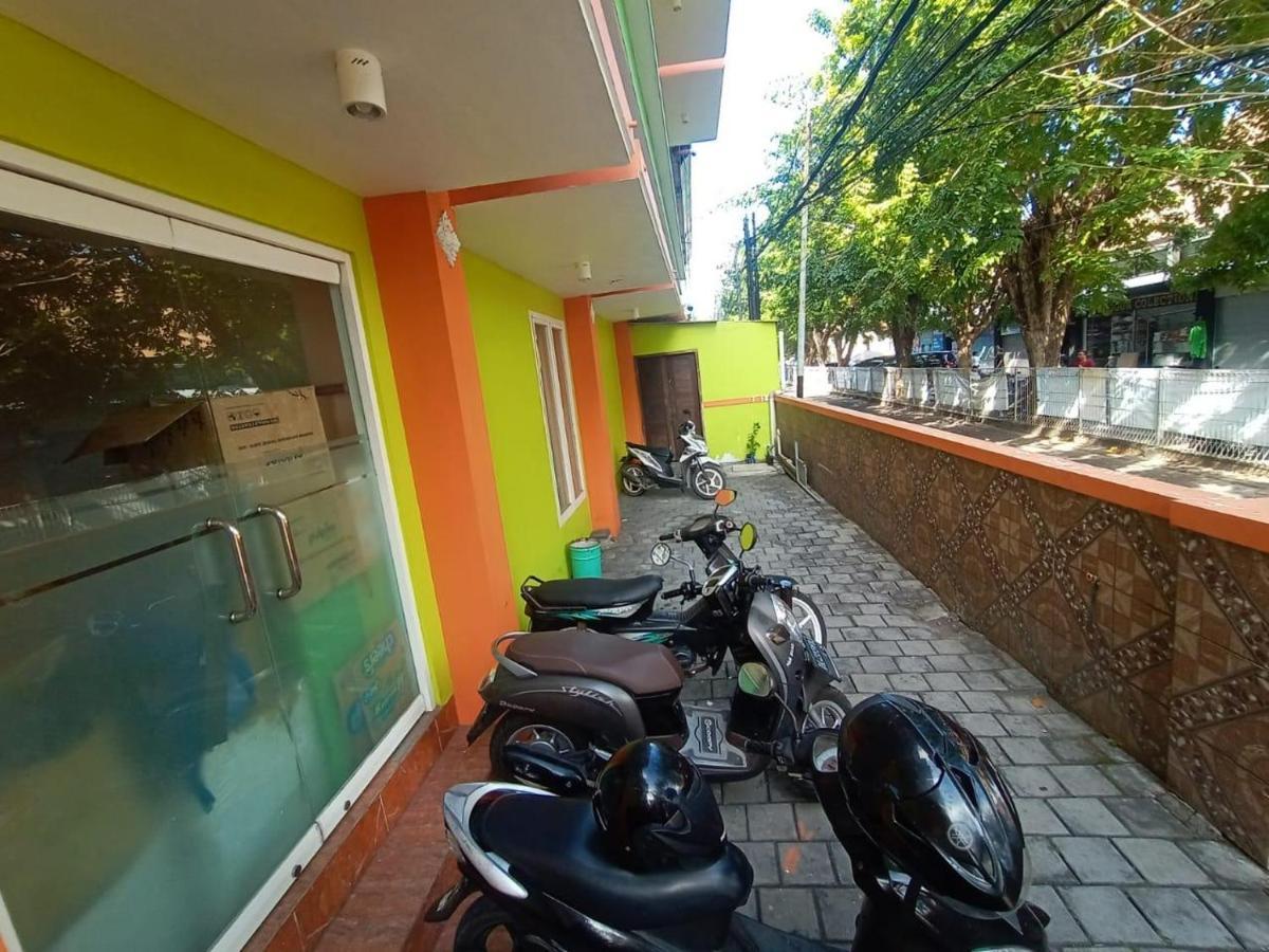 Oyo 90473 Gowin Hotel Kuta  Ngoại thất bức ảnh