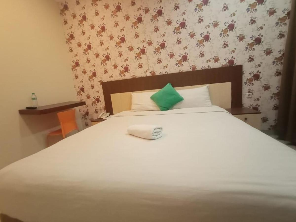 Oyo 90473 Gowin Hotel Kuta  Ngoại thất bức ảnh