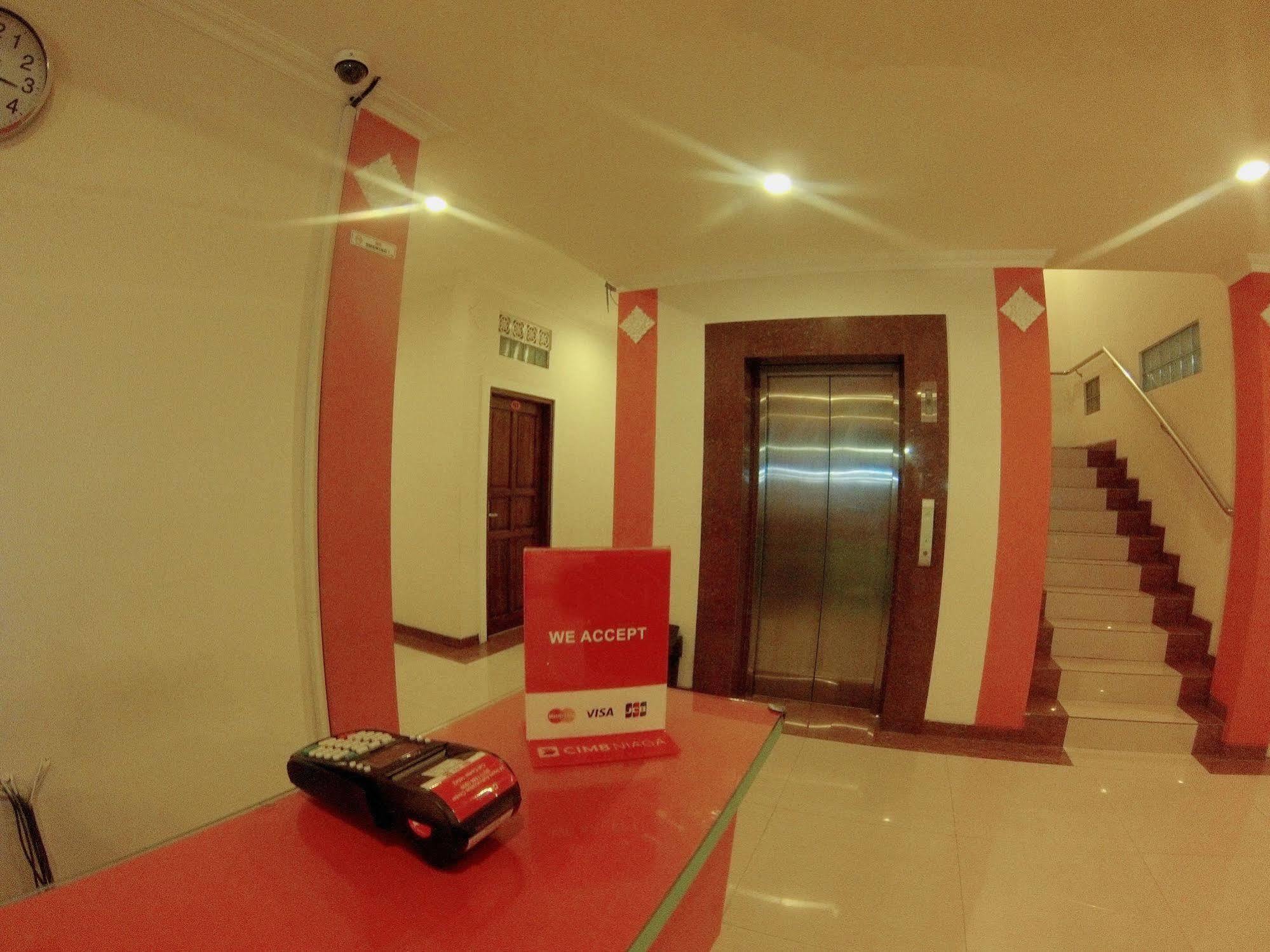 Oyo 90473 Gowin Hotel Kuta  Ngoại thất bức ảnh