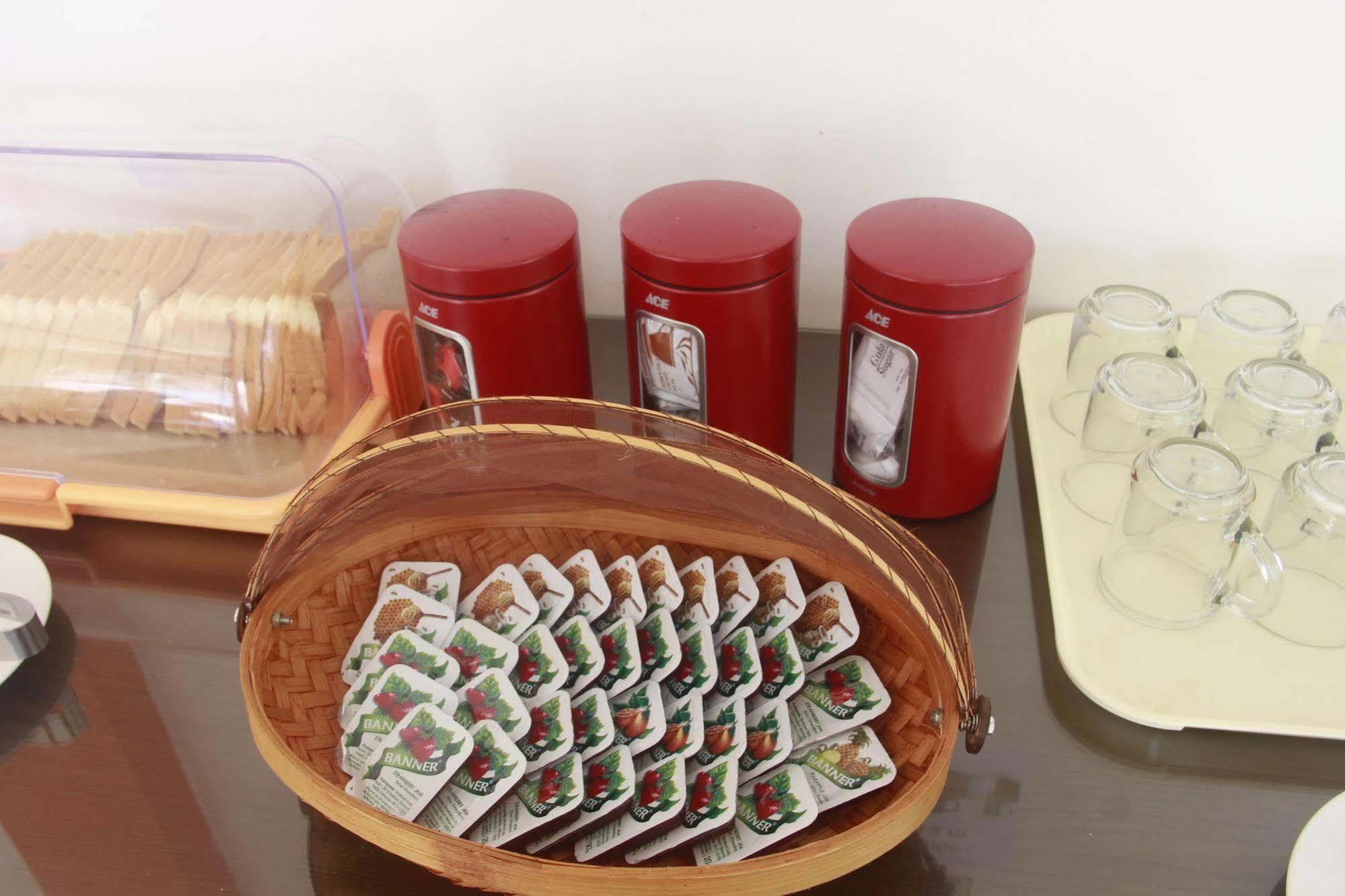 Oyo 90473 Gowin Hotel Kuta  Ngoại thất bức ảnh
