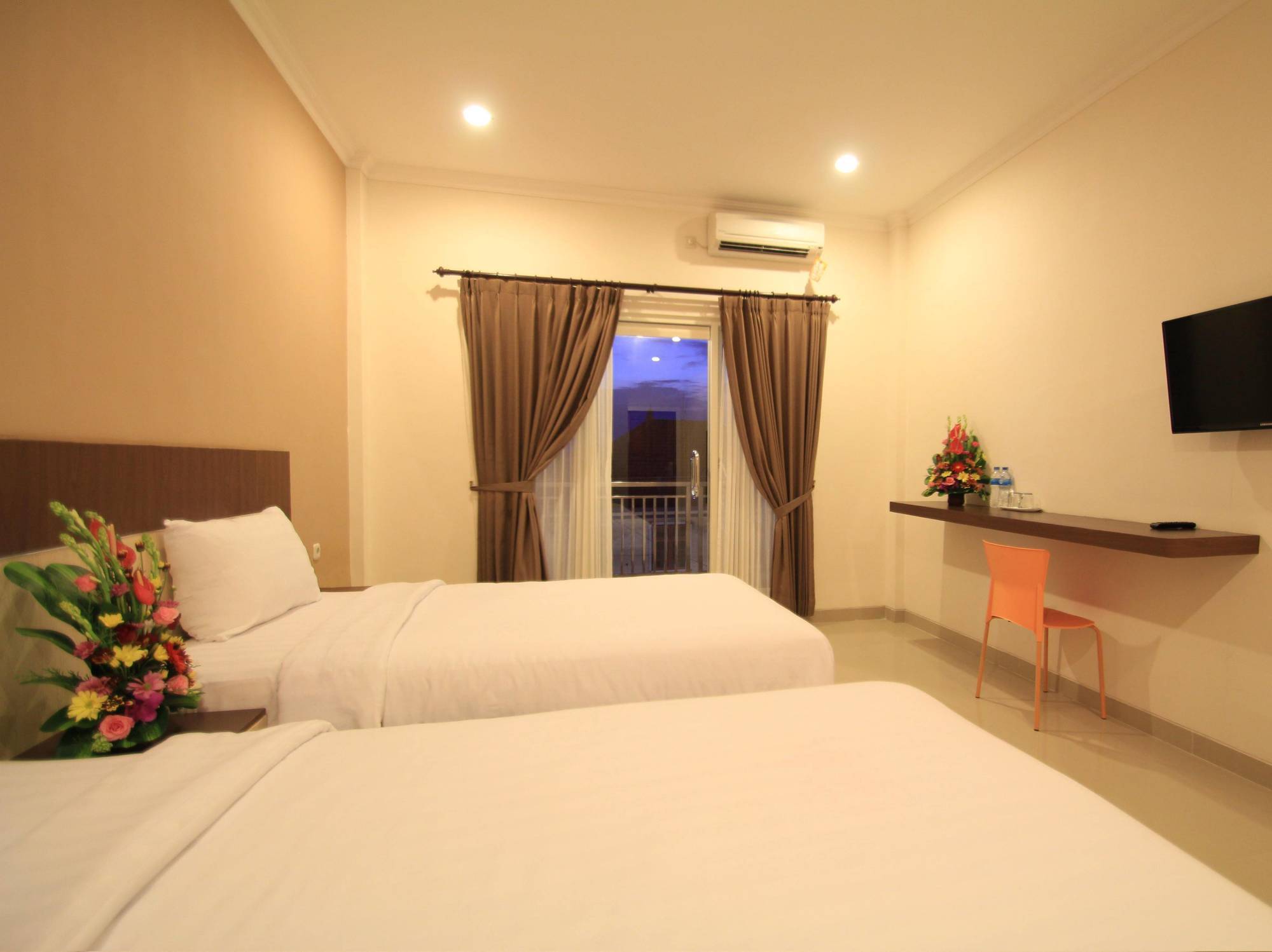 Oyo 90473 Gowin Hotel Kuta  Ngoại thất bức ảnh